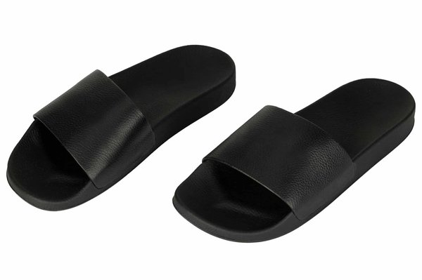 Claquettes Requin : confort et style au quotidien